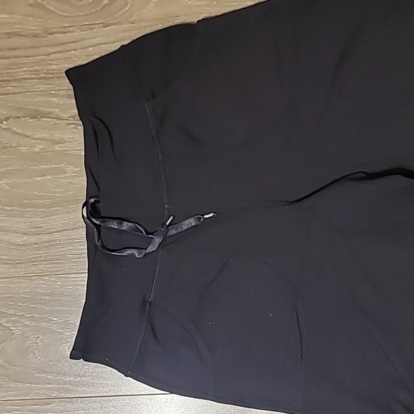 Lululemon pants - Picture 4 of 5